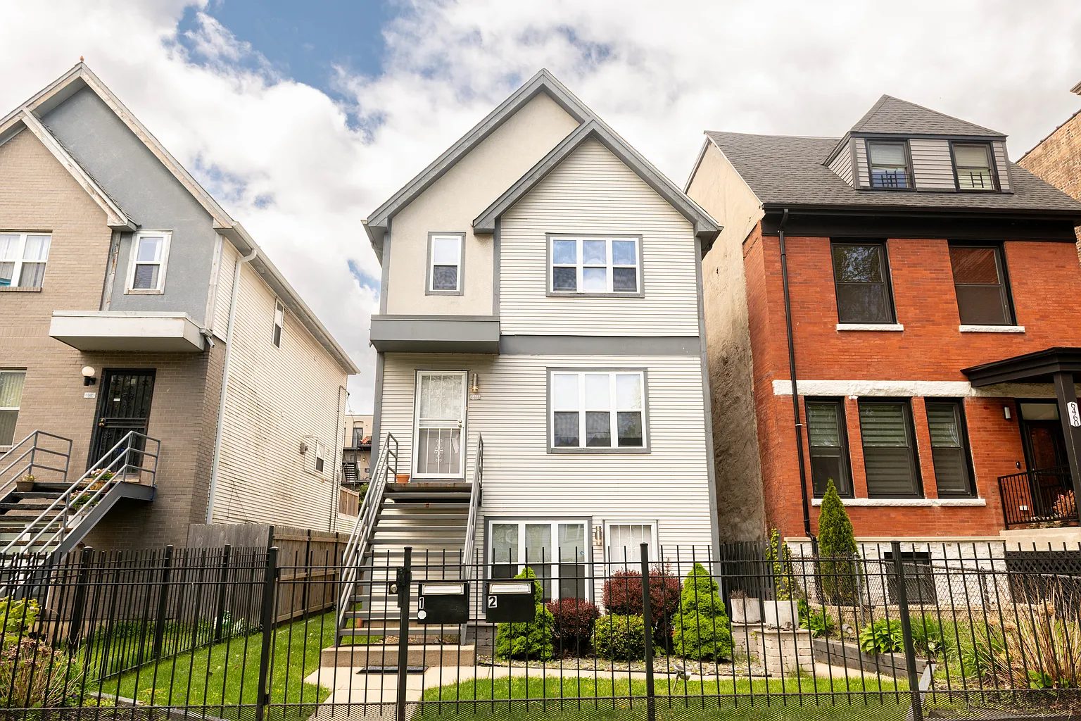 The Kenwood Flat, Hyde Park / Woodlawn
